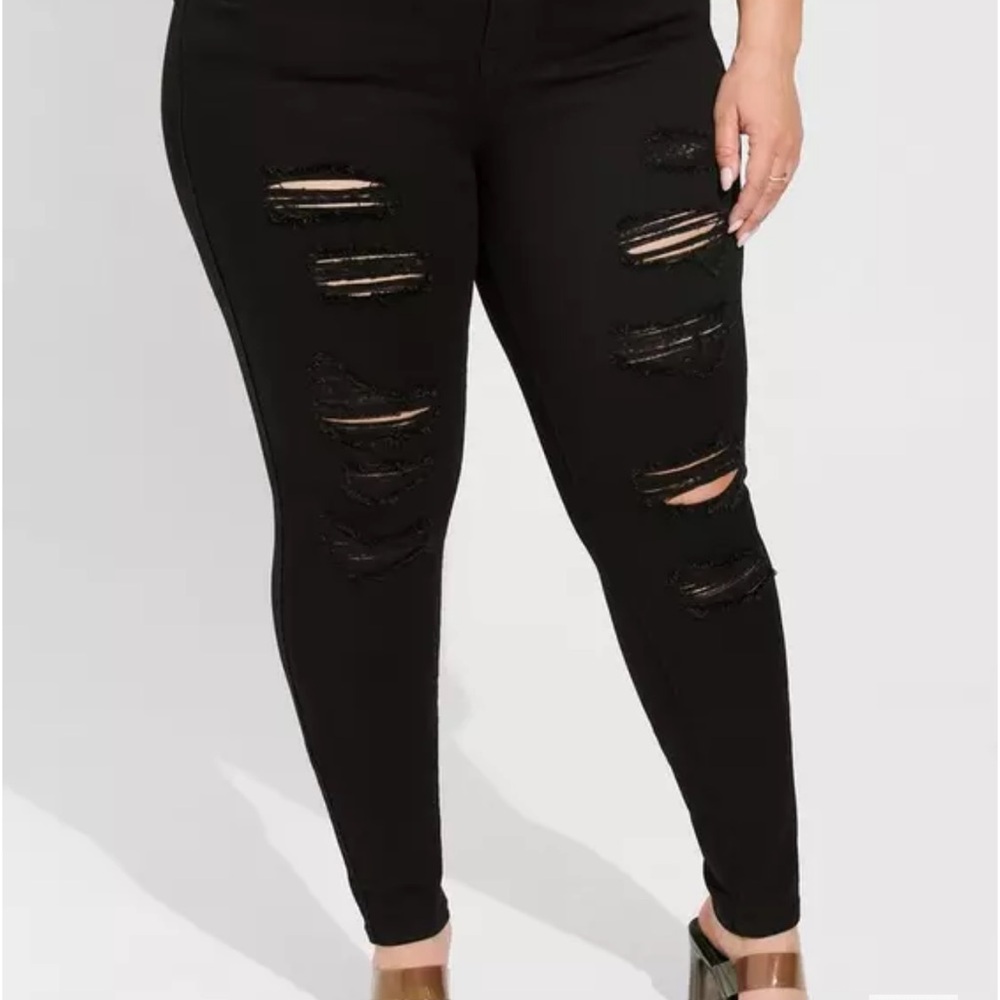 Torrid Bombshell Skinny Premium Stretch High Rise Destructed Jean, Black 12S